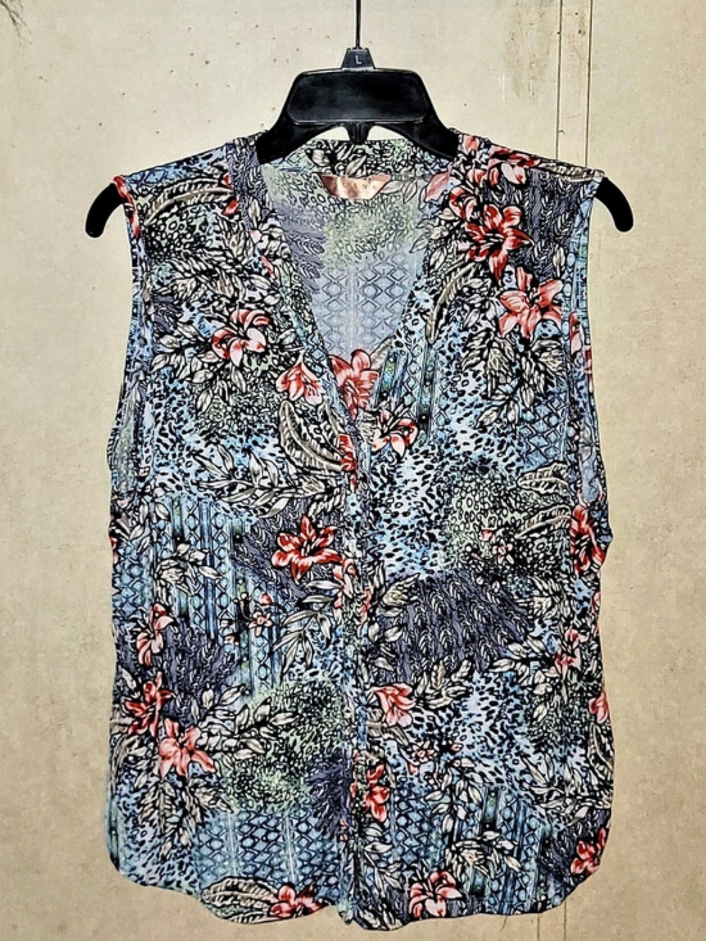 AMANA Floral Sleeveless Blouse in Blue & Multi Colored Size XL